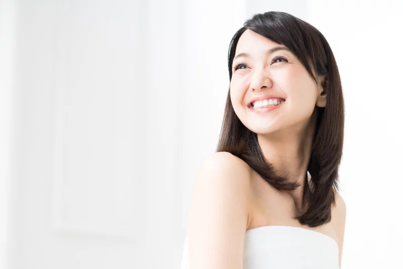 嬉しそうな女性